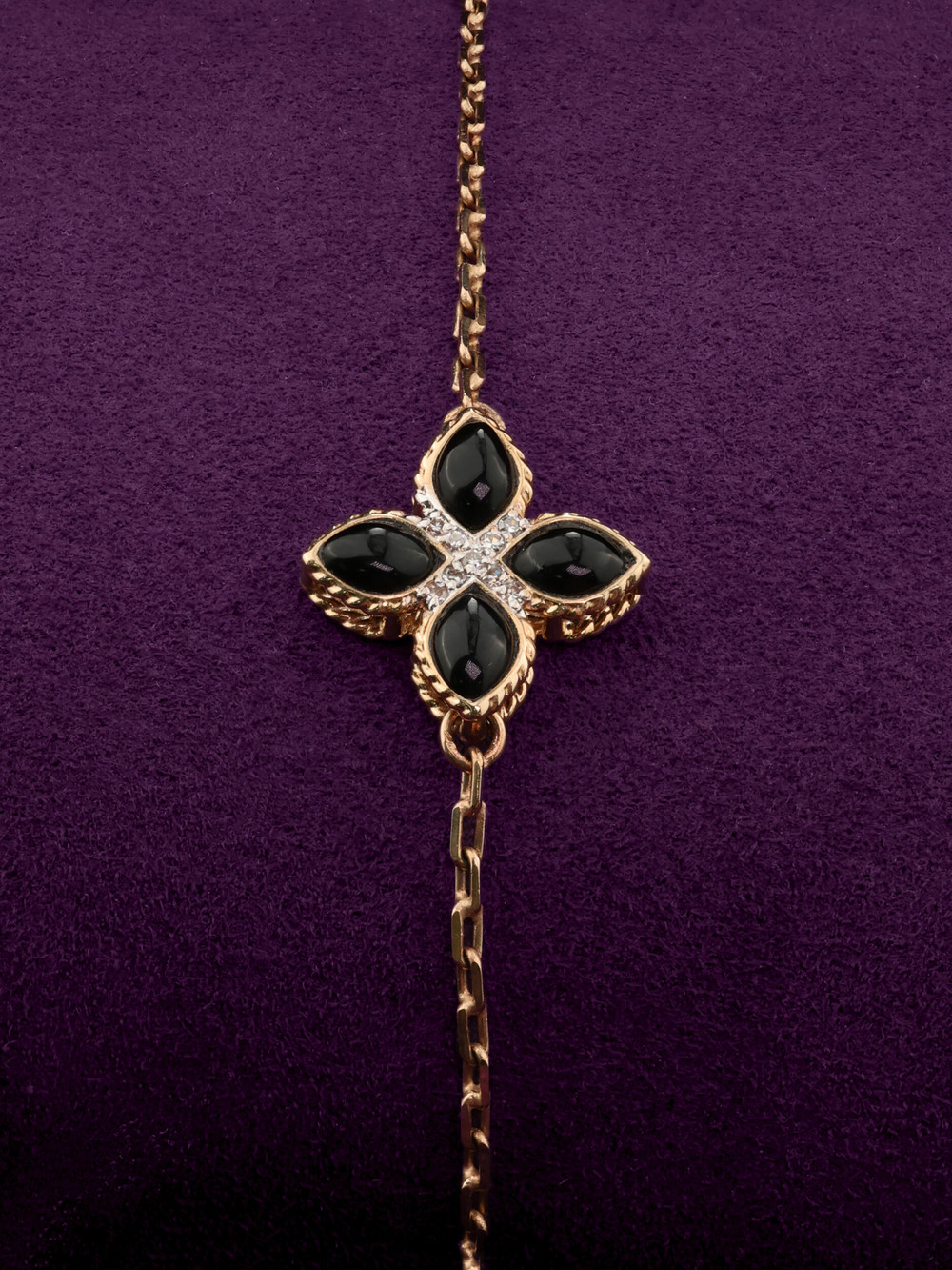 Браслет из золота c бриллиантами и ониксом