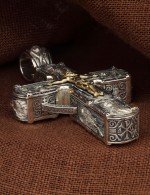 Крест из серебра и золота