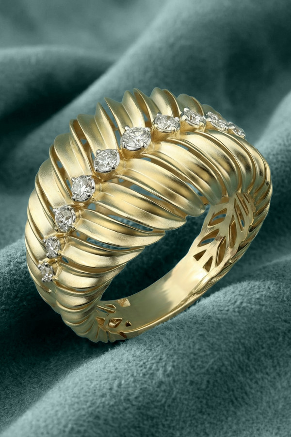 Кольцо из лимонного золота c бриллиантами