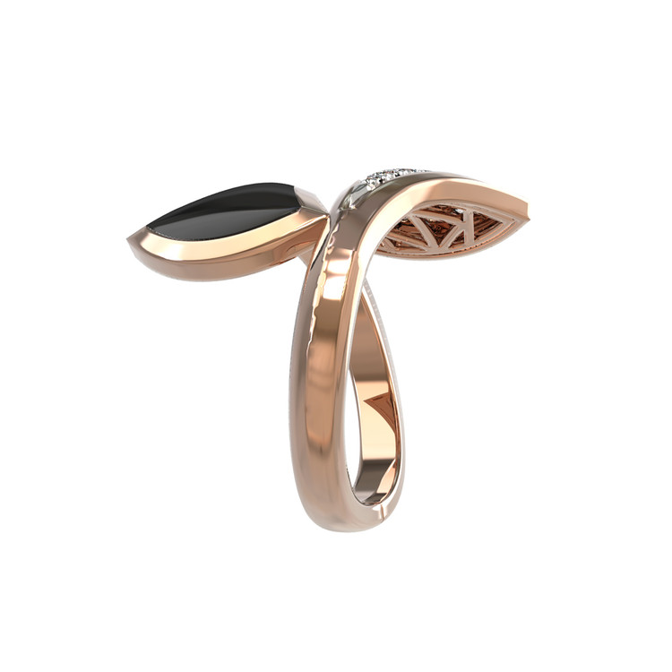 Кольцо из золота c бриллиантами и ониксом