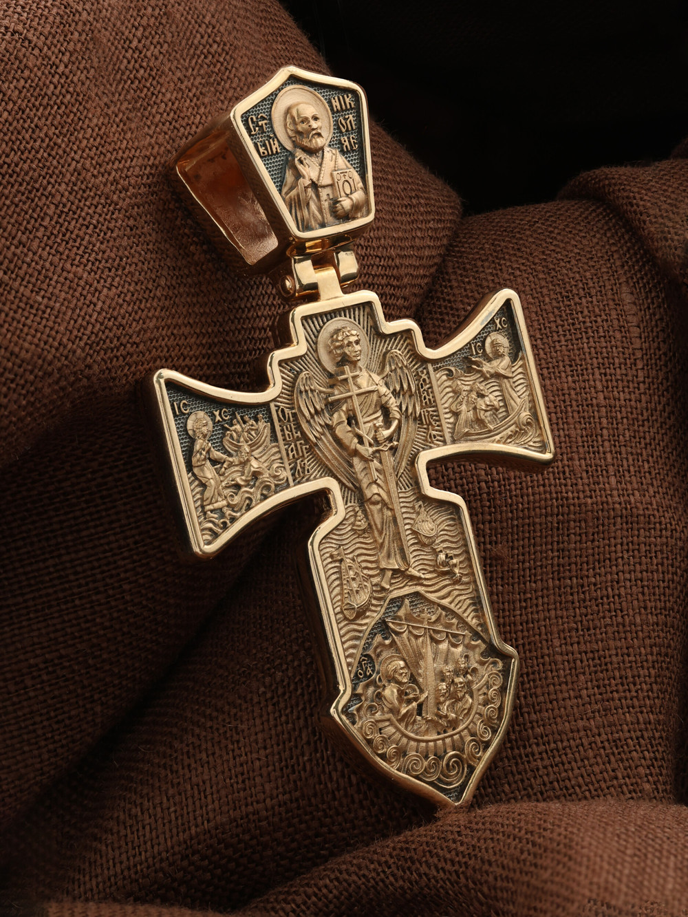 Крест из золота