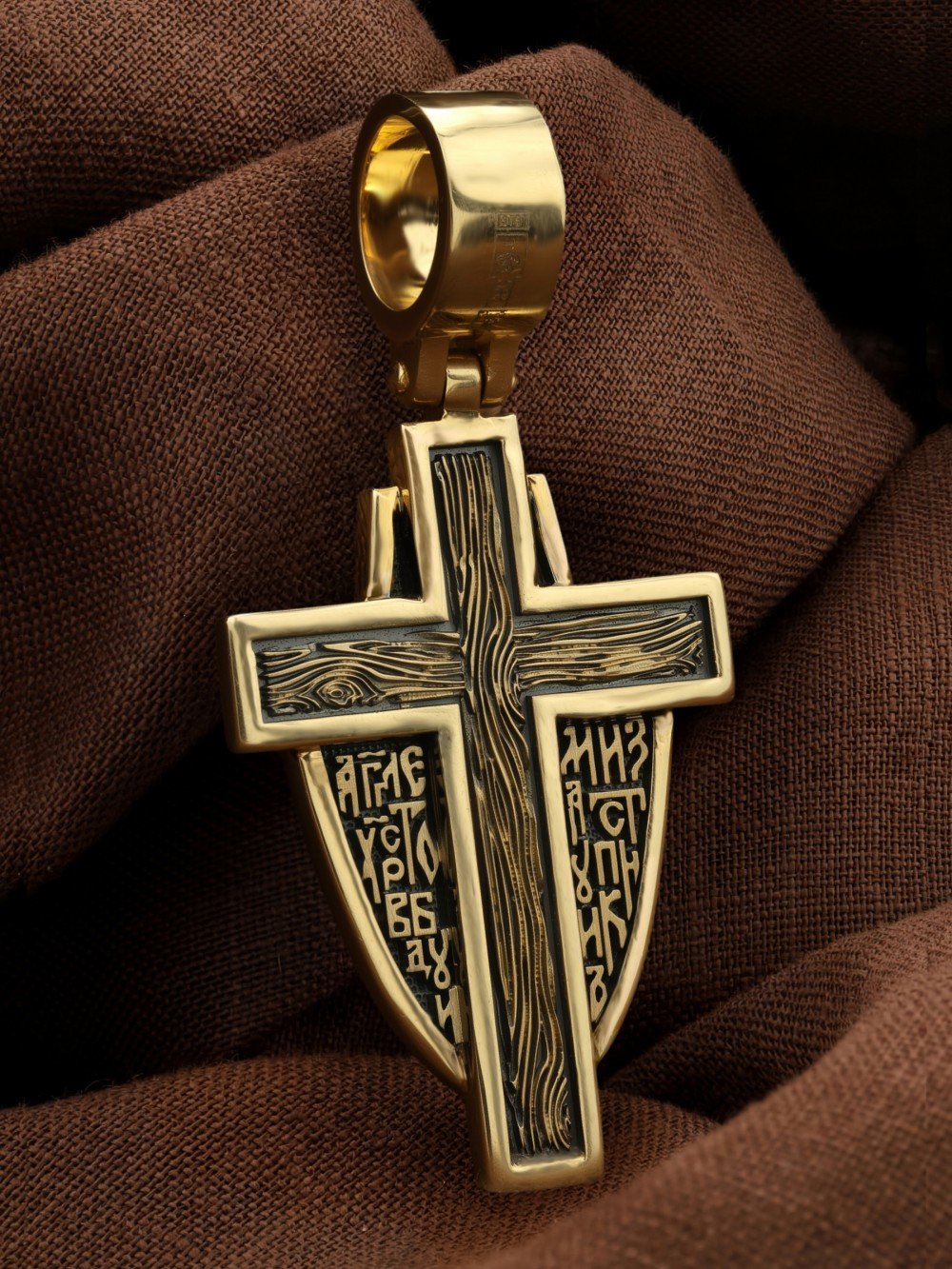 Крест из лимонного золота