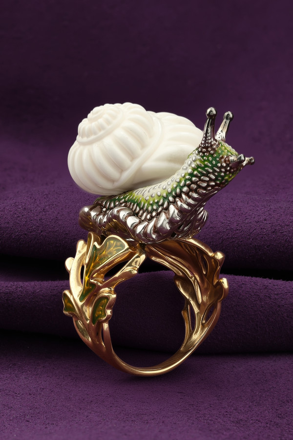 Кольцо из лимонного золота c эмаль и бивнем мамонта