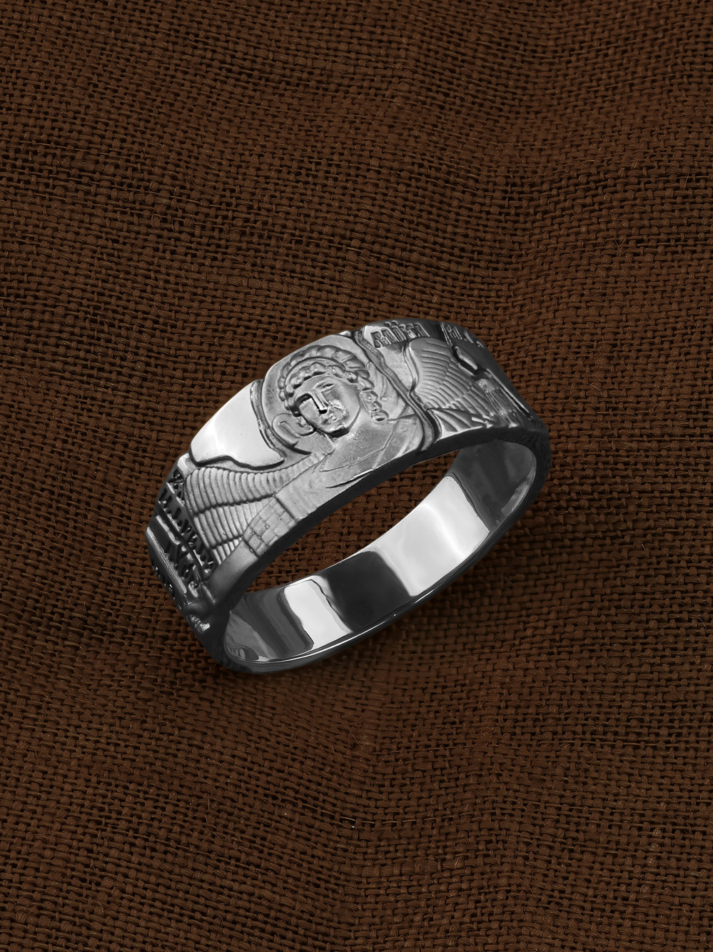 Кольцо из белого золота