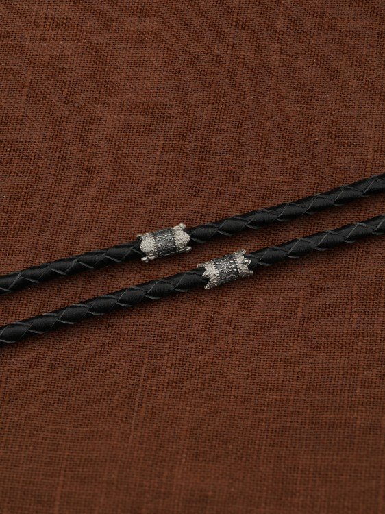 Гайтан из белого золота c кожаным шнурком