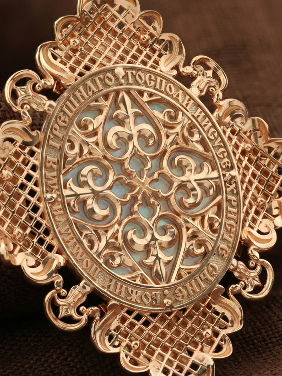 Образок из золота c эмаль и перламутром