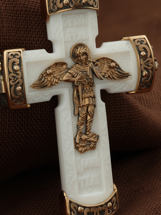 Крест из золота c бивнем мамонта