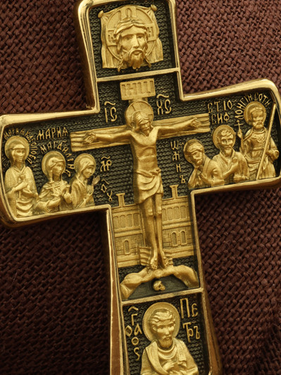 Крест из лимонного золота