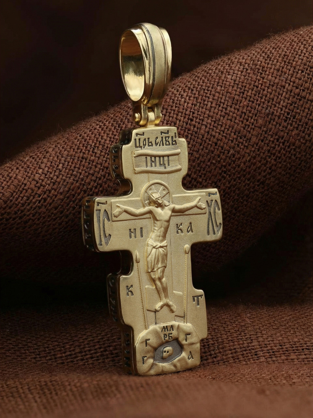 Крест из лимонного золота