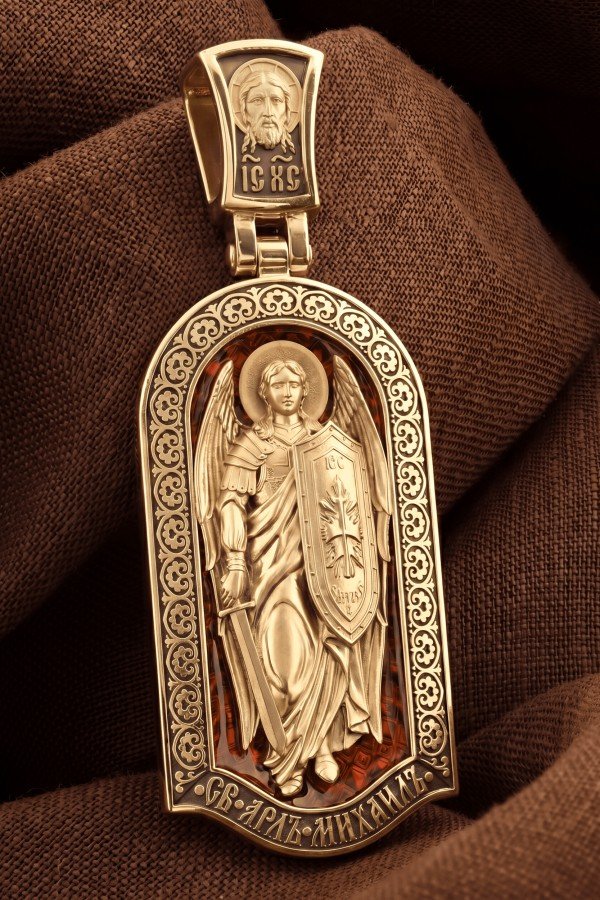 Образок из золота c эмалью