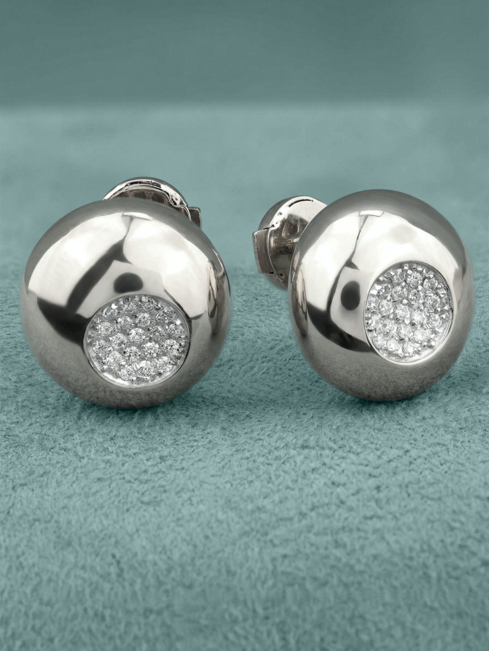 Серьги из белого золота c бриллиантами