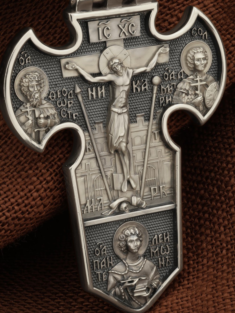 Крест из белого золота