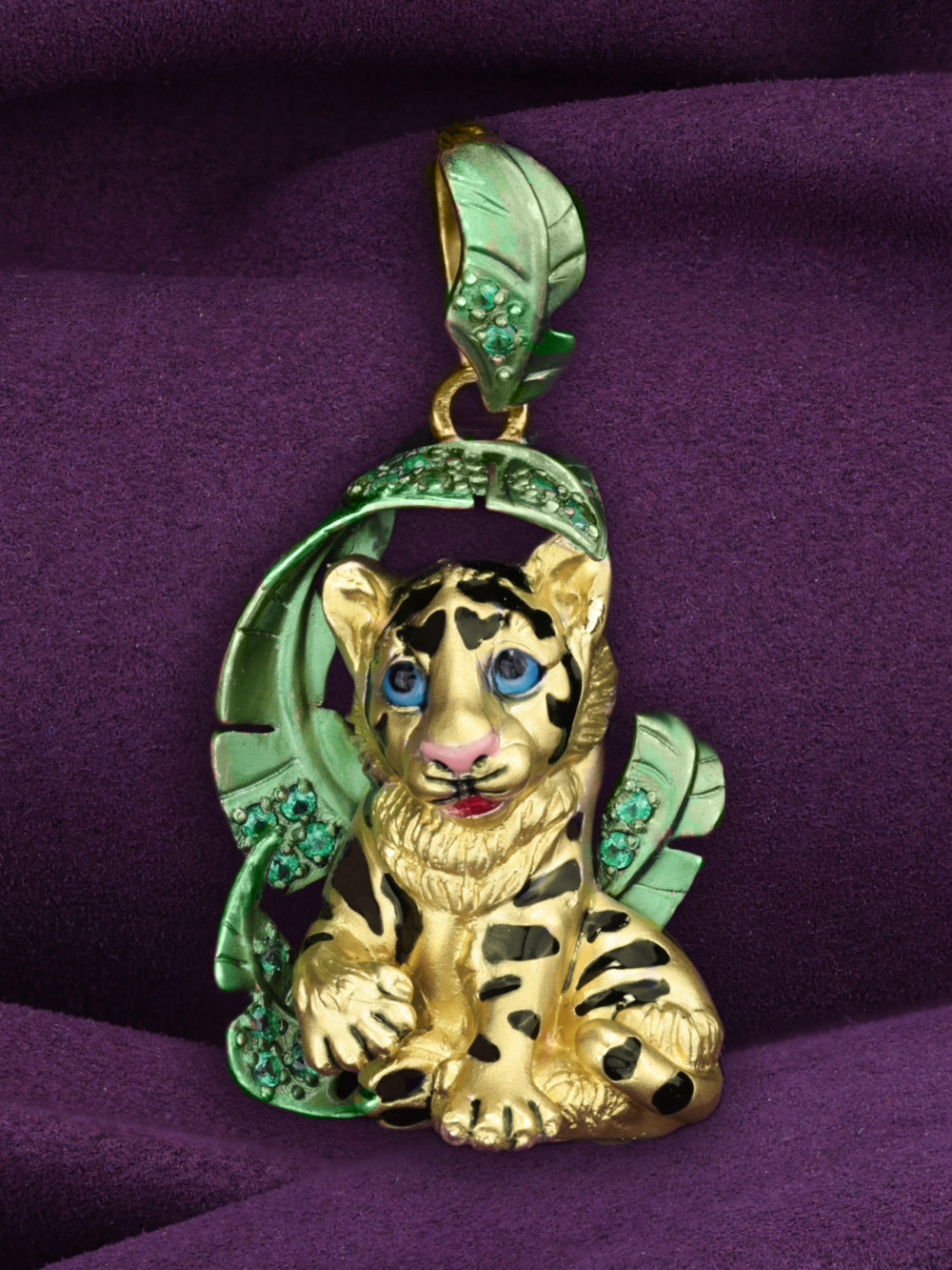 Подвеска из лимонного золота c эмаль и изумрудом