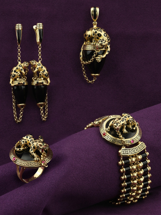 Браслет из лимонного золота c эмаль , ониксом и рубином