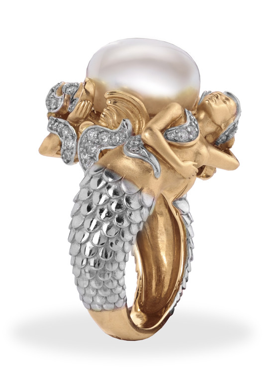Кольцо из золота c бриллиантами и жемчугом