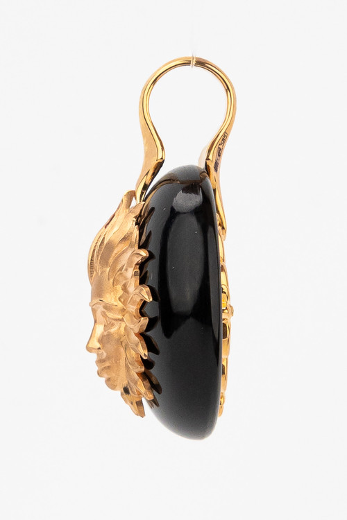 Подвеска из золота c ониксом