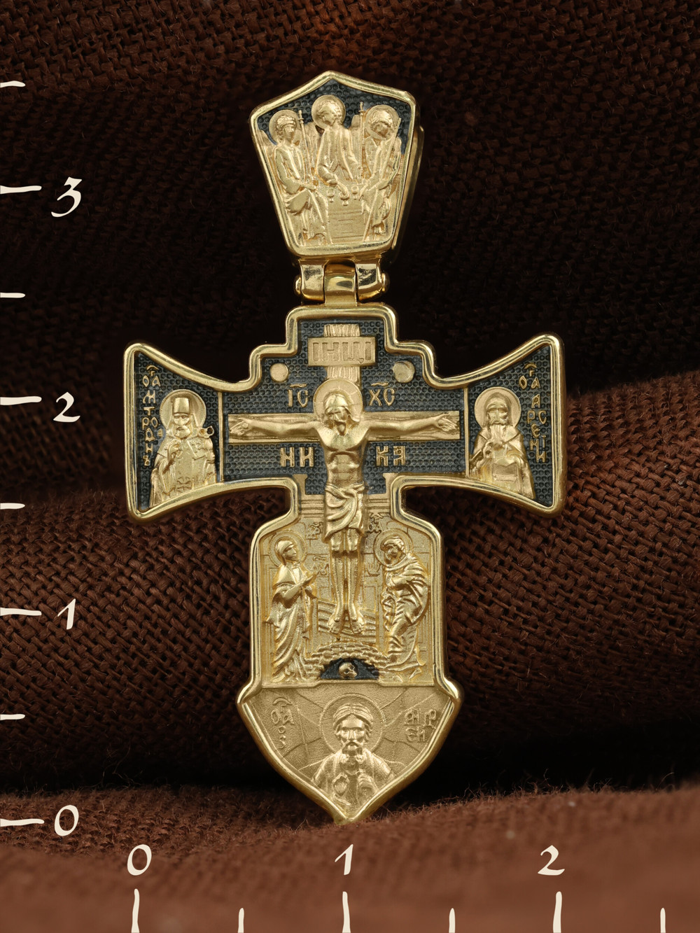 Крест из лимонного золота