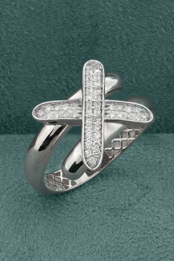 Кольцо из белого золота c бриллиантами