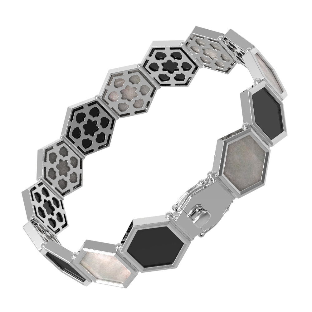 Браслет из белого золота c ониксом и перламутром