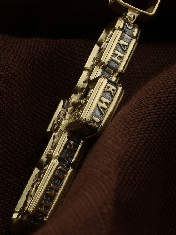 Крест из лимонного золота c ониксом