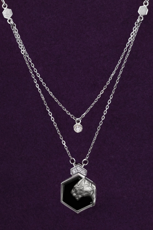 Колье из белого золота c бриллиантами и ониксом