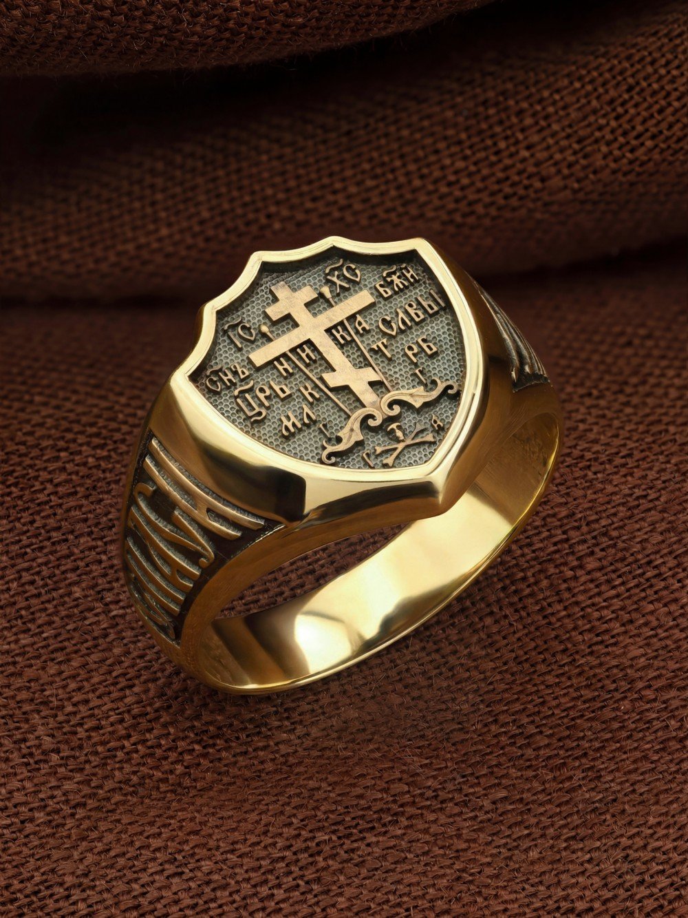 Кольцо из лимонного золота