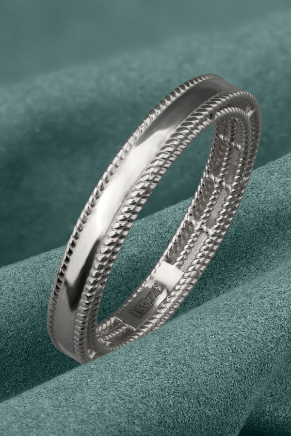 Кольцо из белого золота