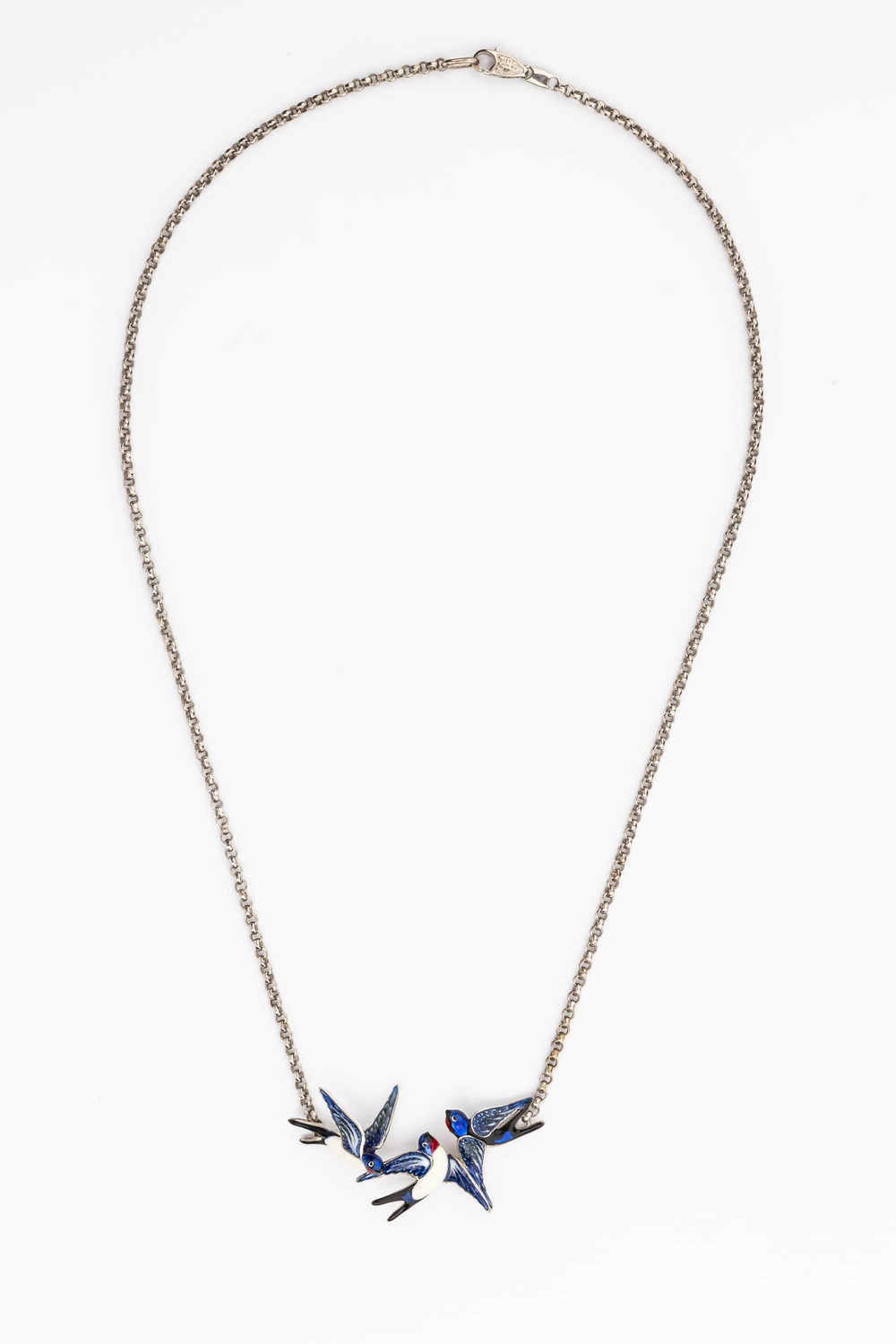 Колье из белого золота c эмаль