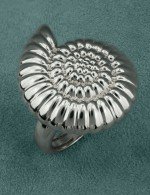 Кольцо из белого золота c рубином