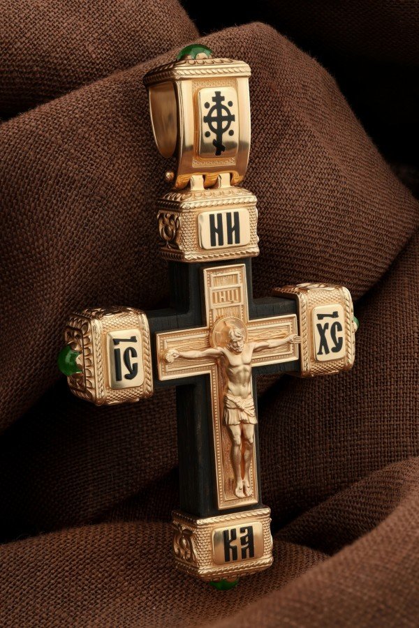 Крест из золота c эмаль , хризопразом и эбеновым деревом