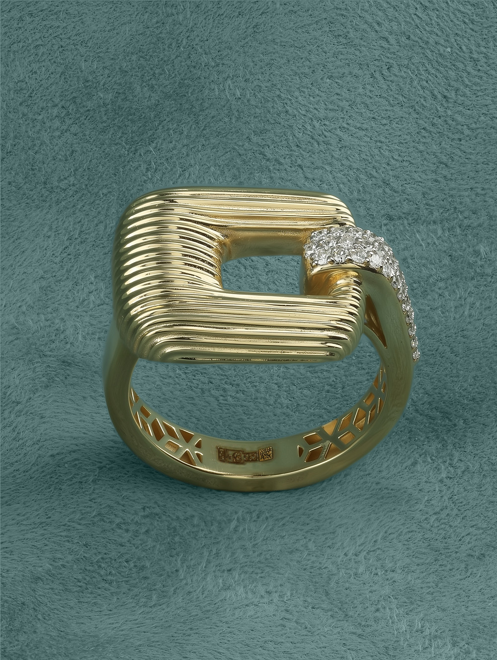 Кольцо из лимонного золота c бриллиантами