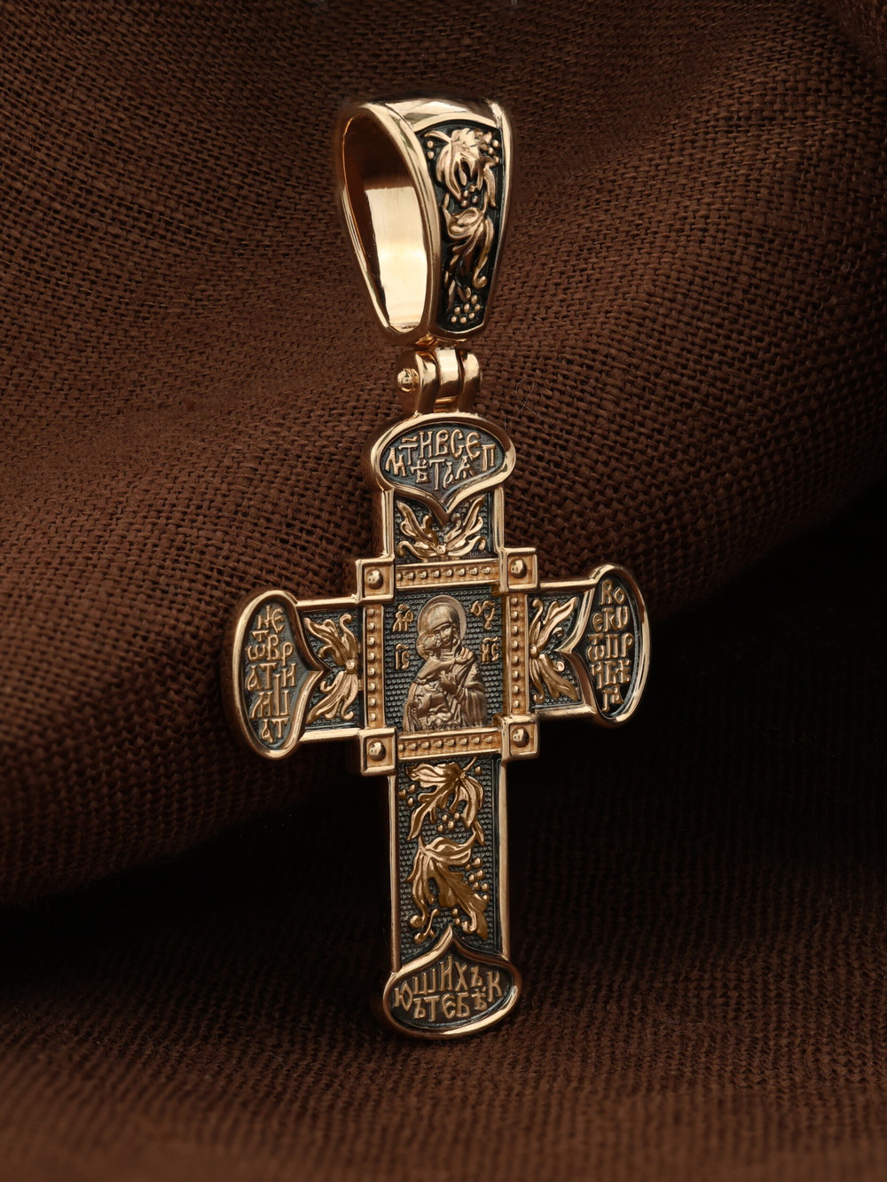 Крест из золота