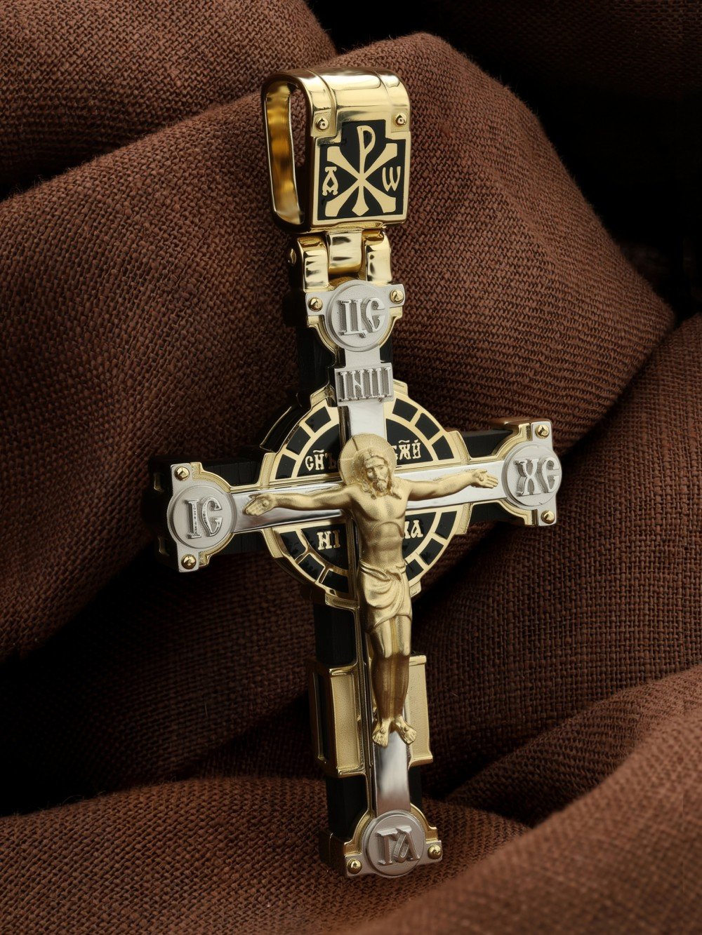 Крест из лимонного золота c эмаль и эбеновым деревом