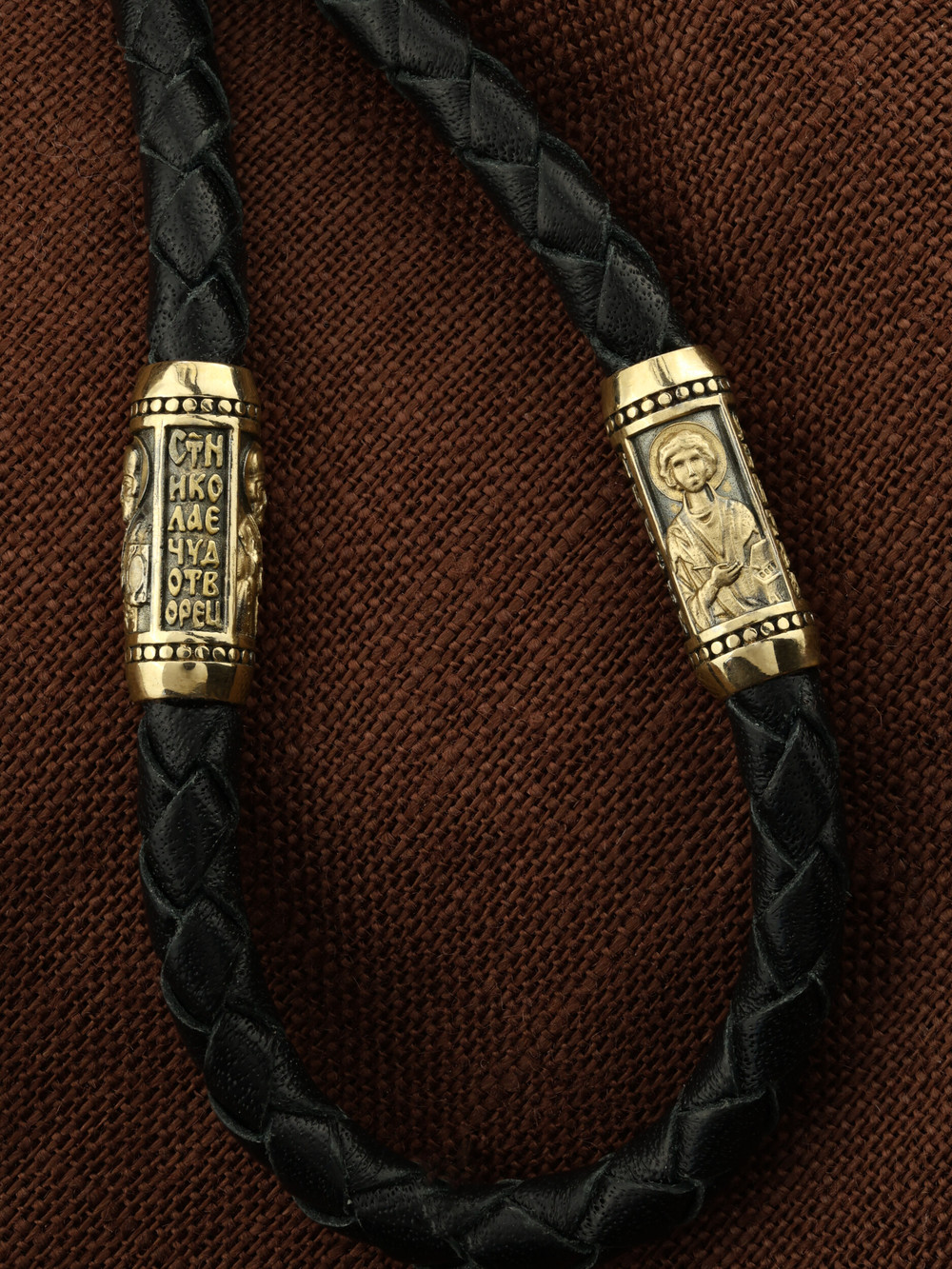 Шнурок кожаный из лимонного золота c кожаным шнурком и ониксом