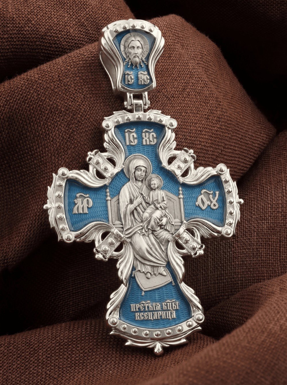 Крест из белого золота c эмаль