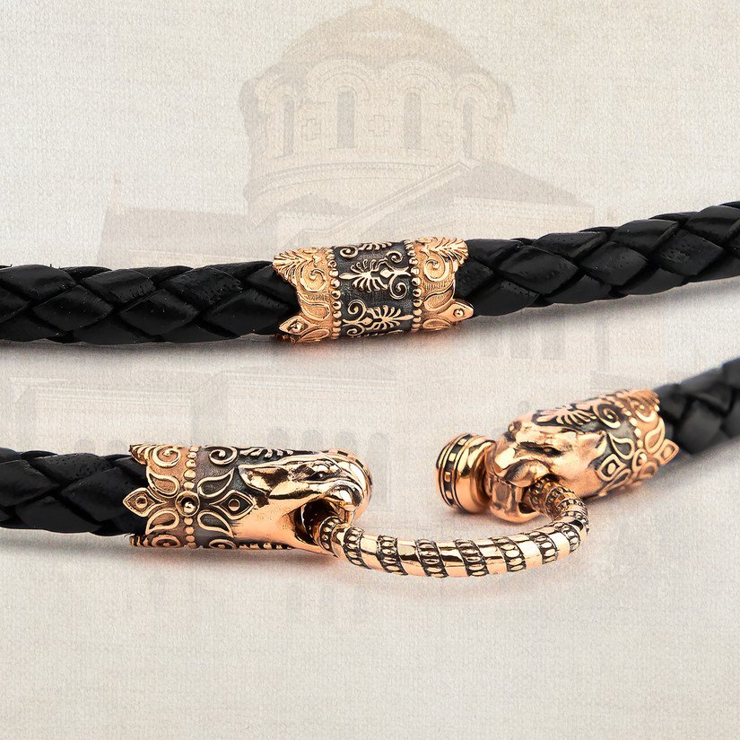 Шнурки со львом