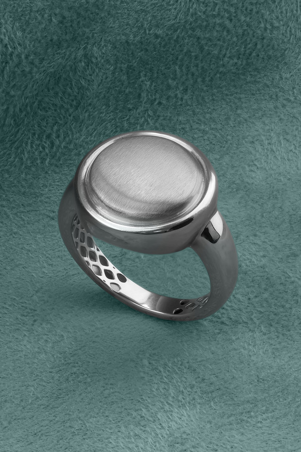 Кольцо из белого золота