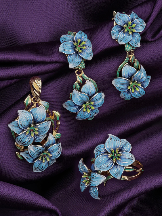 Кольцо из лимонного золота c эмаль