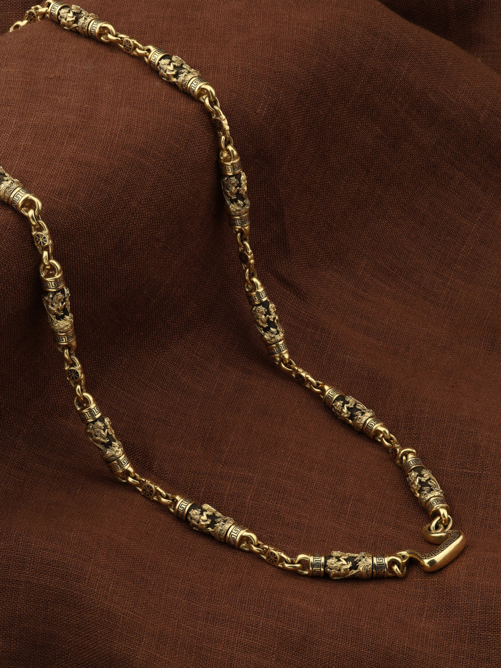 Цепь из лимонного золота c эмалью и эбеновым деревом