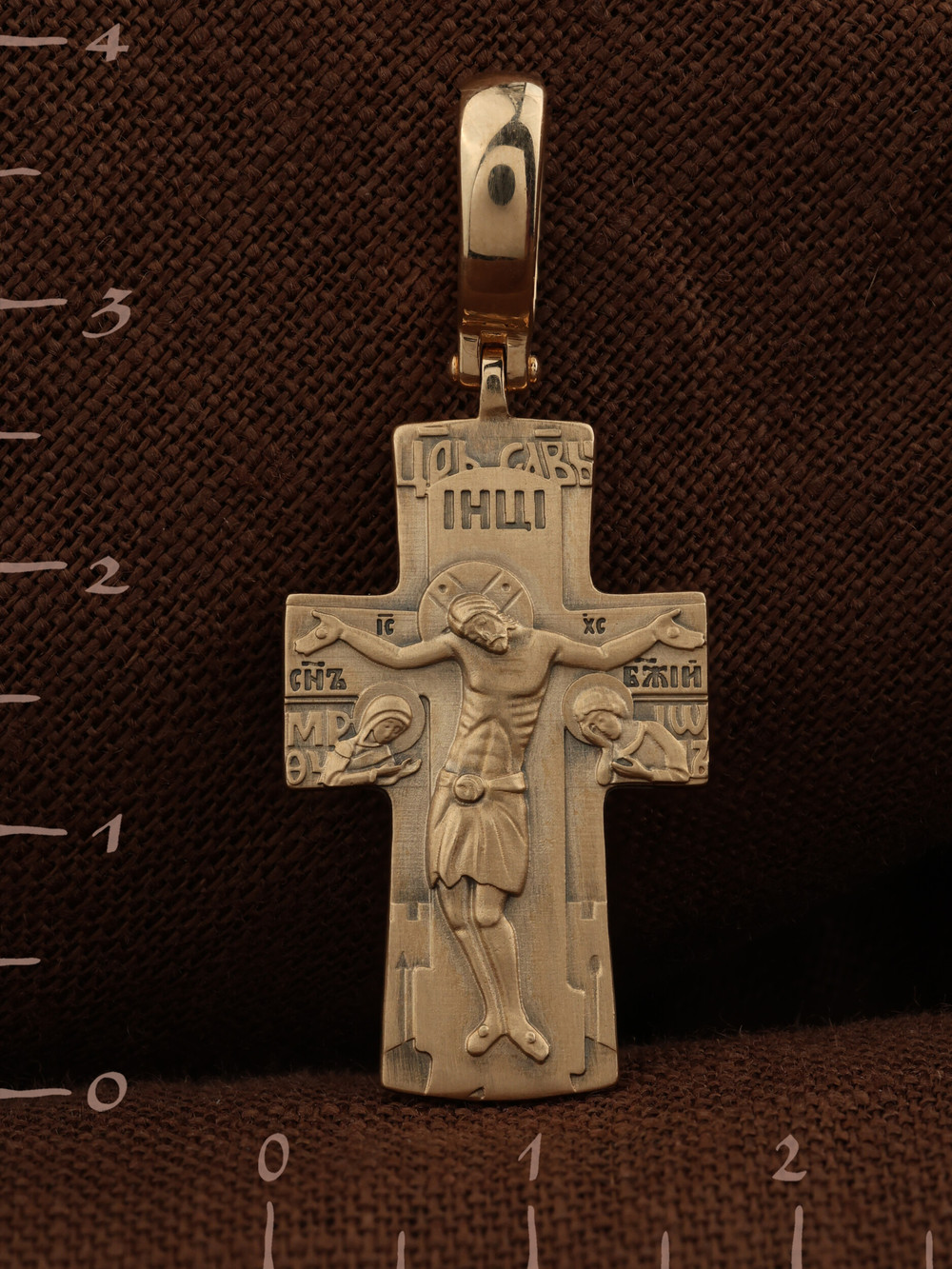 Крест из золота