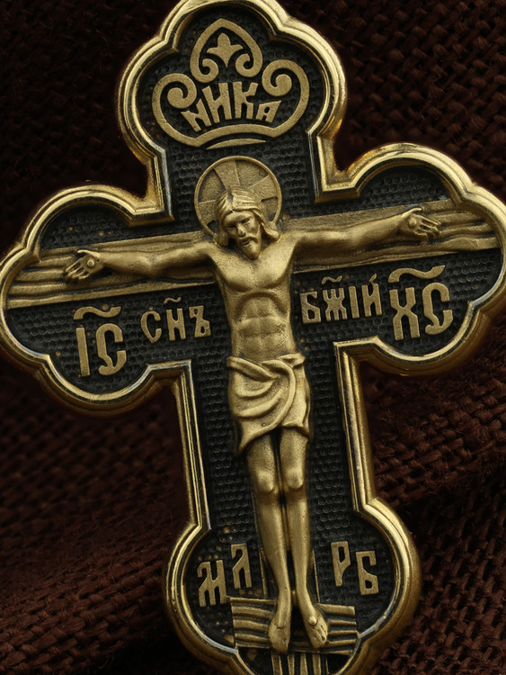 Крест из лимонного золота