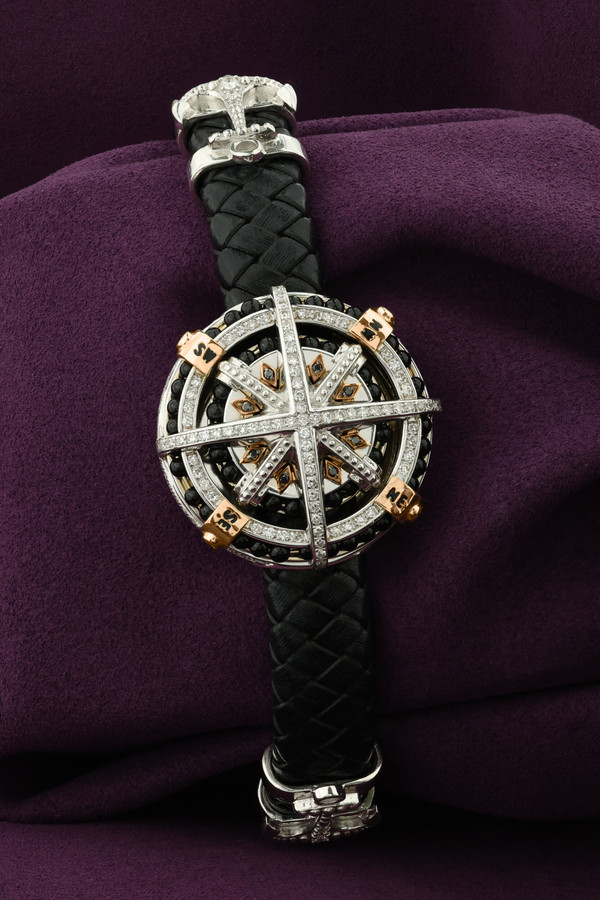 Браслет из белого золота c эмаль , бриллиантами, кожаным шнурком и ониксом