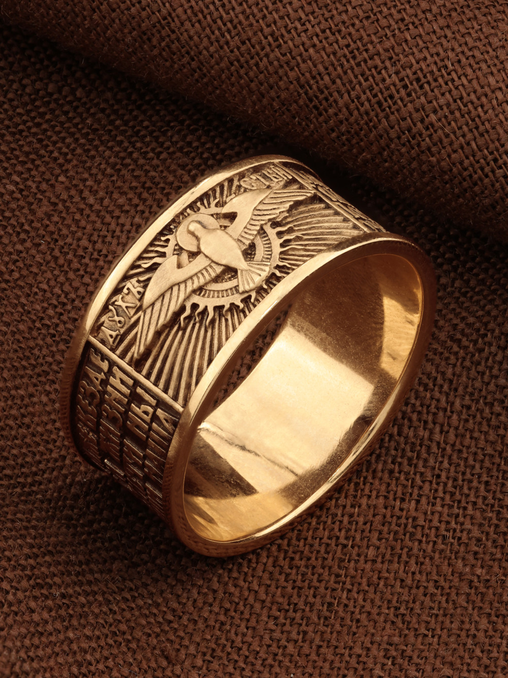 Кольцо из золота