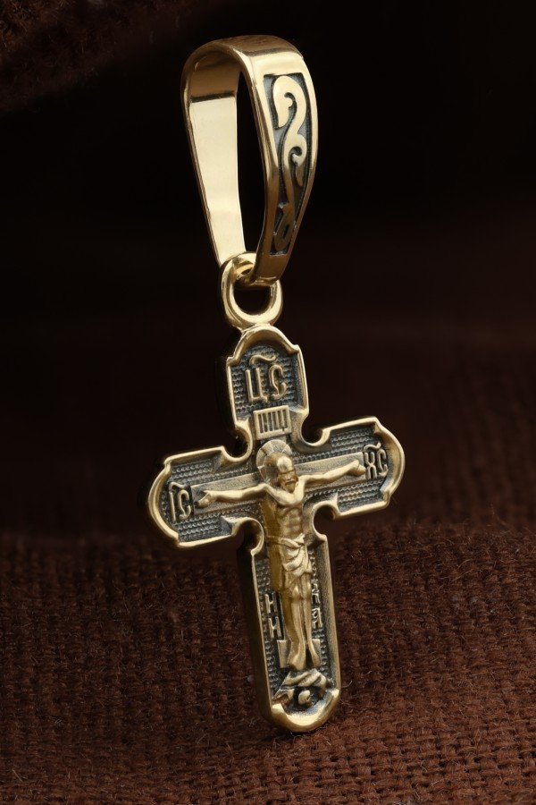 Крест из лимонного золота