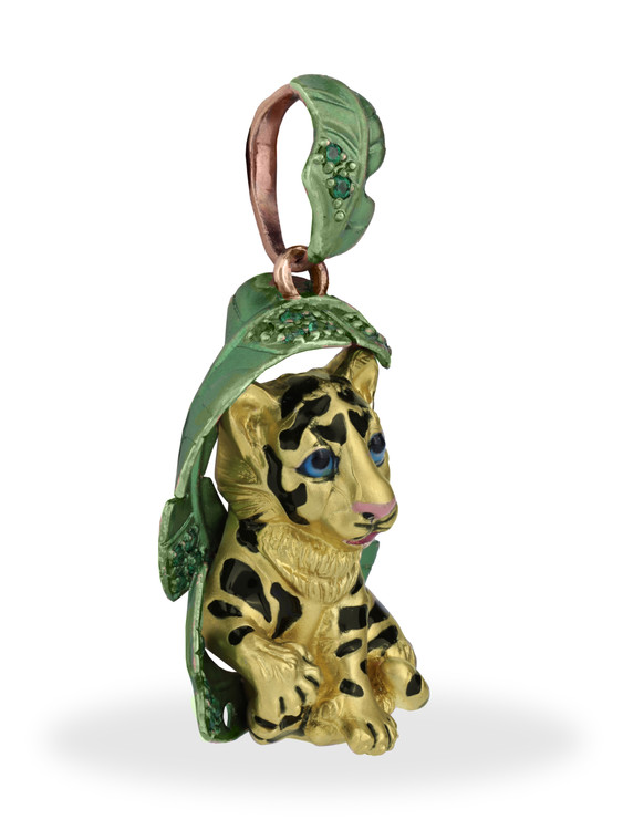 Подвеска из золота c эмаль и изумрудом