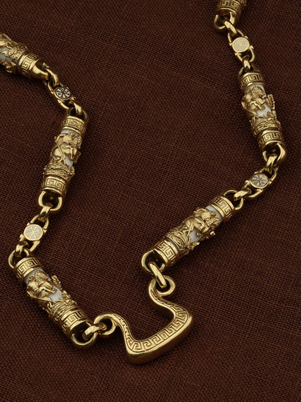 Цепь из лимонного золота c эмаль и бивнем мамонта