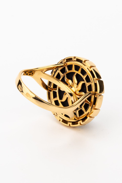 Кольцо из золота c эмаль и ониксом