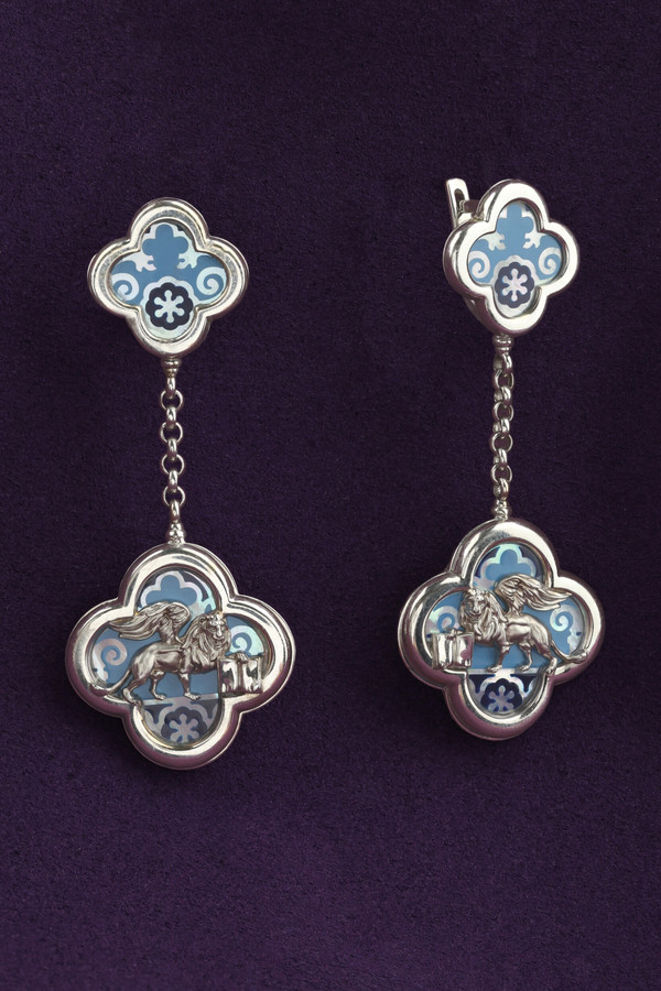 Серьги из белого золота c эмаль и перламутром