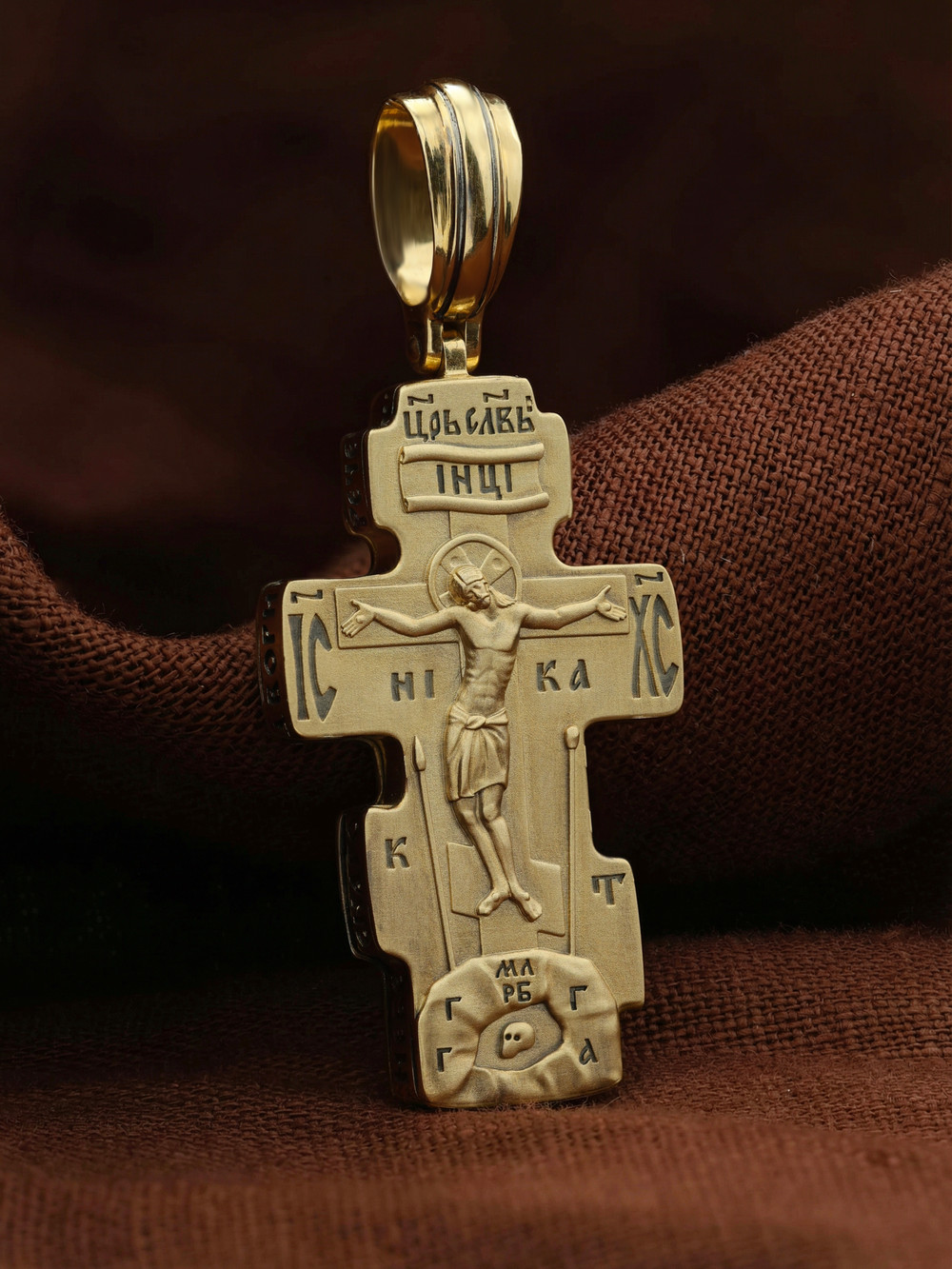 Крест из лимонного золота