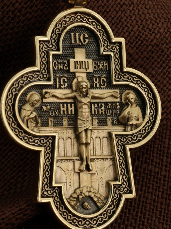 Крест из лимонного золота